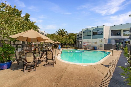 Best Western Plus Wine Country Inn & Suites - image 26