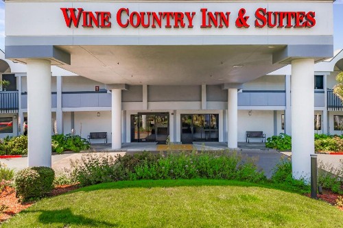 Best Western Plus Wine Country Inn & Suites - image 40