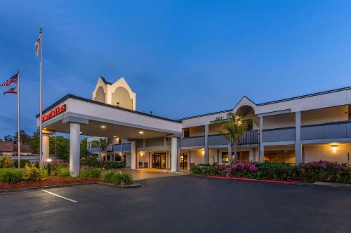 Best Western Plus Wine Country Inn & Suites - image 43