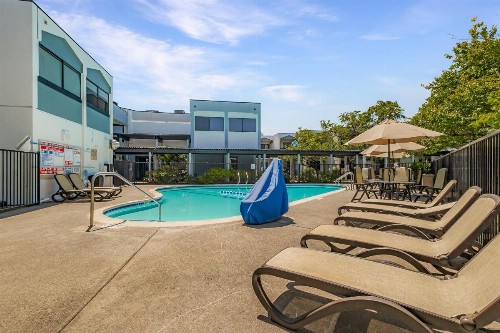 Best Western Plus Wine Country Inn & Suites - image 44