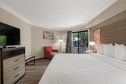 Best Western Plus Wine Country Inn & Suites - image 48