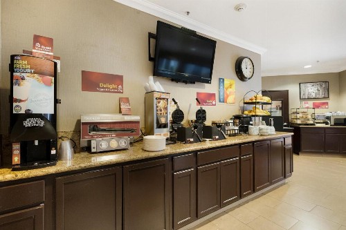 Best Western Plus Wine Country Inn & Suites - image 5
