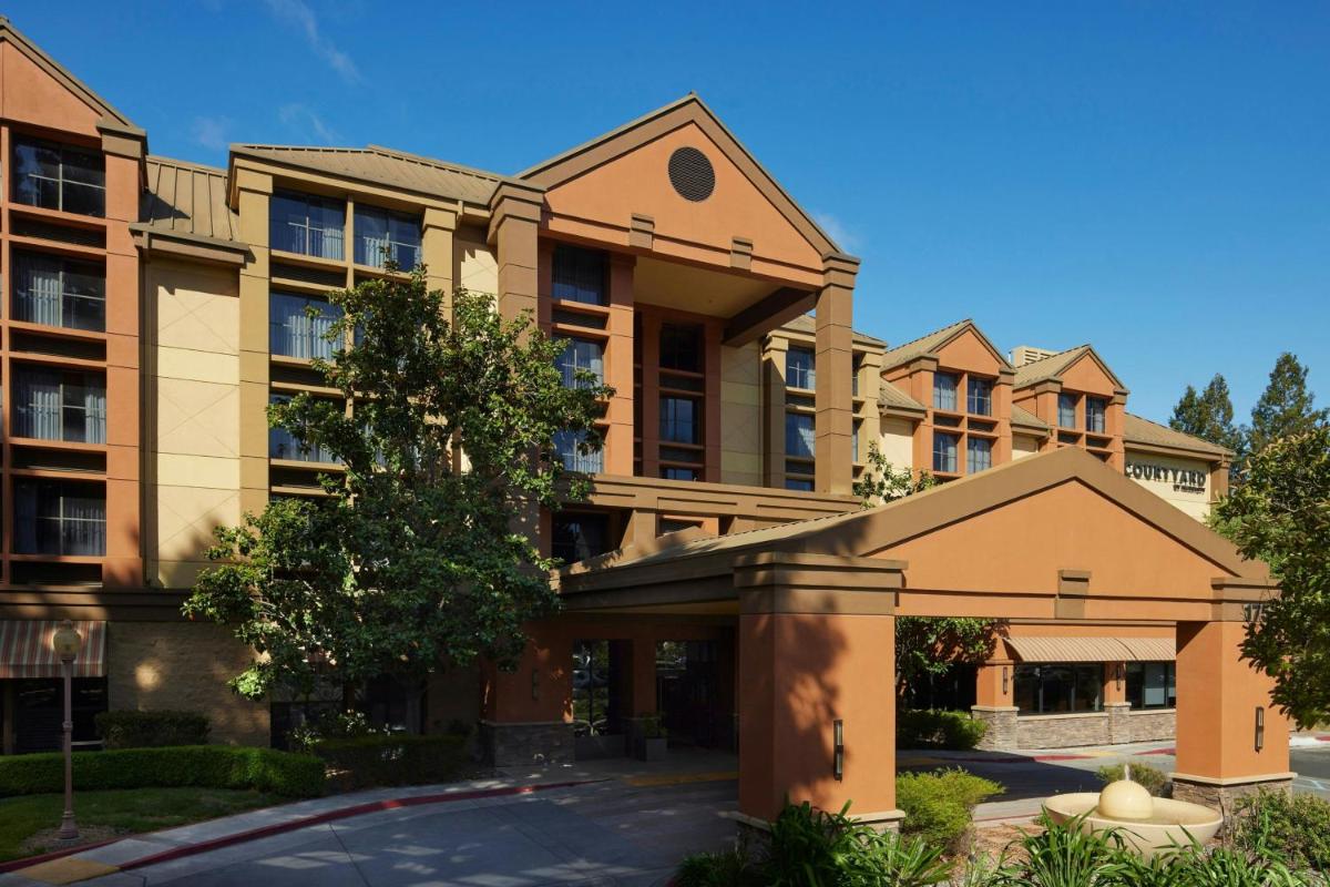 Courtyard by Marriott Santa Rosa - image 3