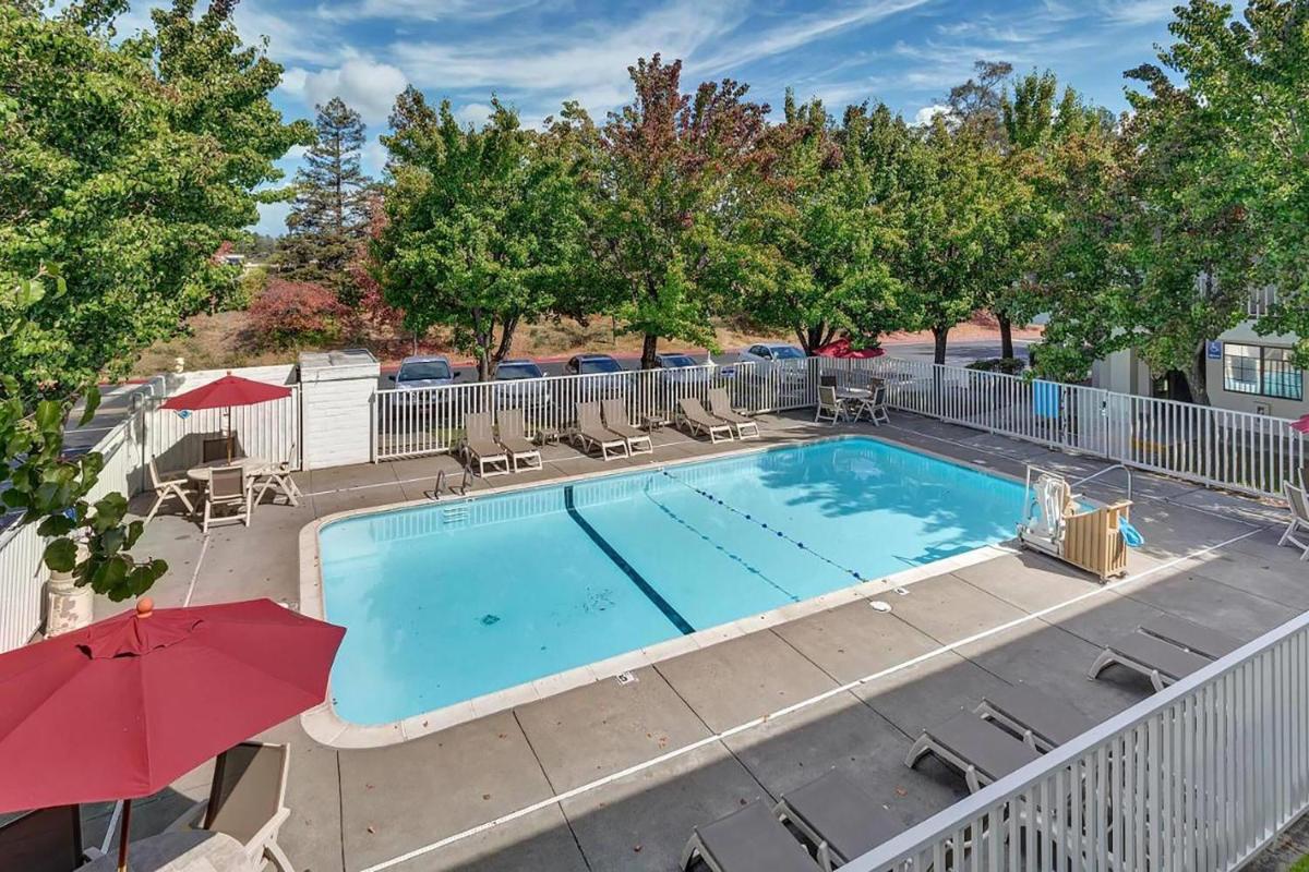 Motel 6-Santa Rosa CA - North - image 5