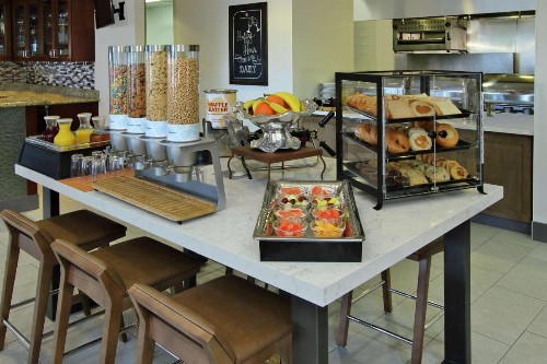 Hilton Garden Inn Sonoma County Airport - image 21