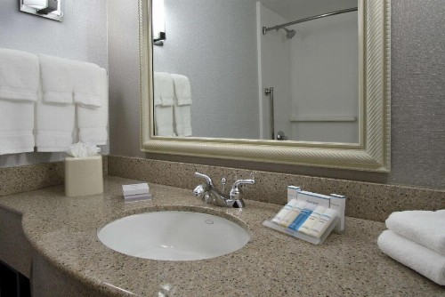 Hilton Garden Inn Sonoma County Airport - image 30