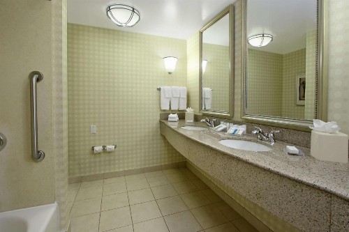 Hilton Garden Inn Sonoma County Airport - image 32