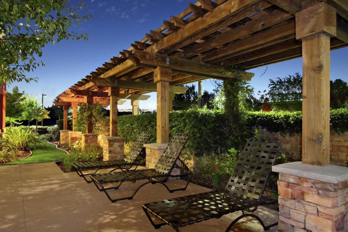 Hilton Garden Inn Sonoma County Airport - image 6