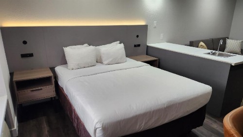 Quality Inn & Suites Santa Rosa - image 12