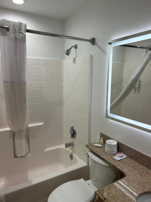 Quality Inn & Suites Santa Rosa - image 41