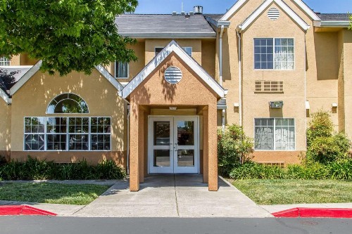 Quality Inn & Suites Santa Rosa - image 5