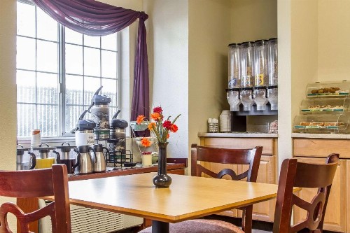 Quality Inn & Suites Santa Rosa - image 6