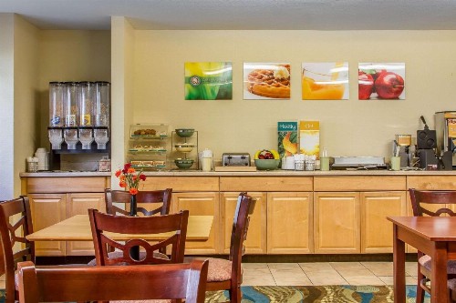 Quality Inn & Suites Santa Rosa - image 7