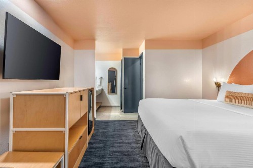Sandman Hotel - image 29