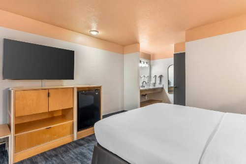 Sandman Hotel - image 43