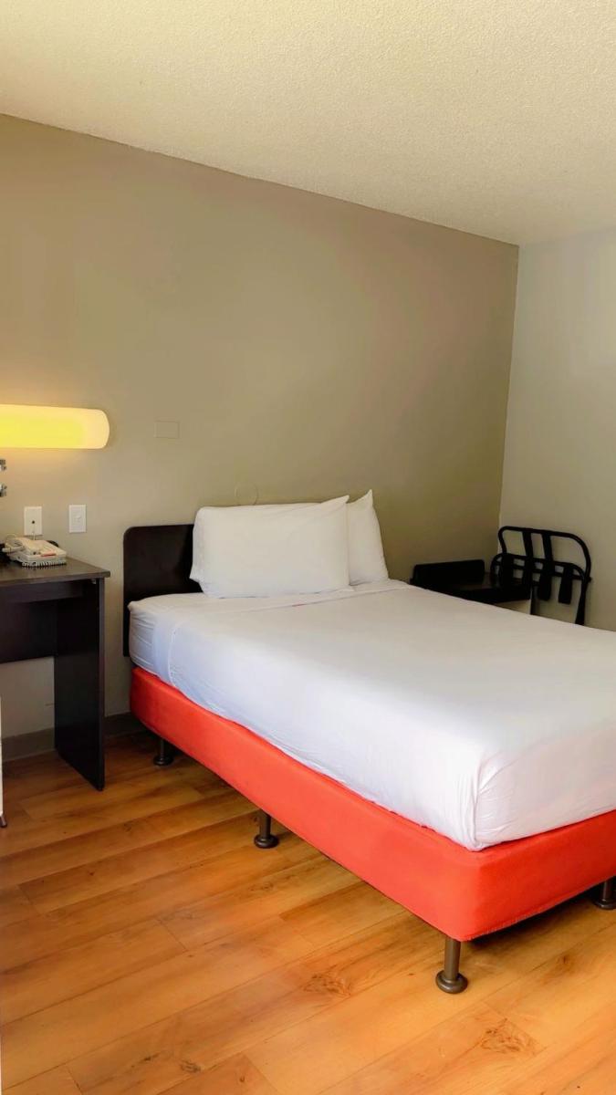 Motel 6-Santa Rosa CA - South - image 7