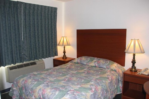 Redwood Inn - image 18