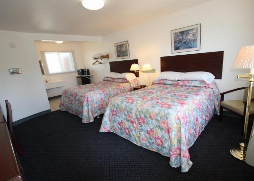 Redwood Inn - image 24