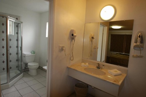 Redwood Inn - image 29