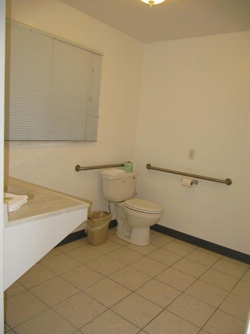 Redwood Inn - image 35