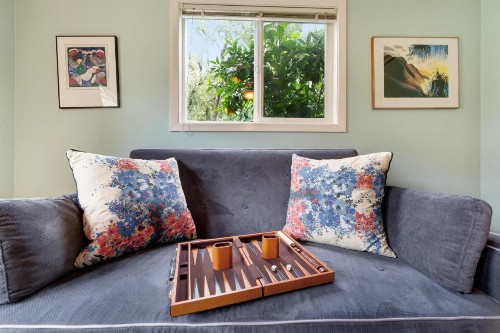 Hummingbird Garden Retreat - image 10
