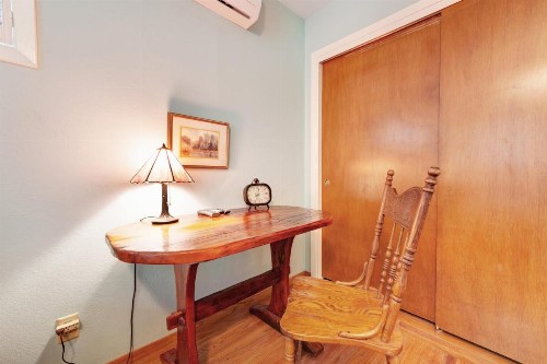 Hummingbird Garden Retreat - image 12