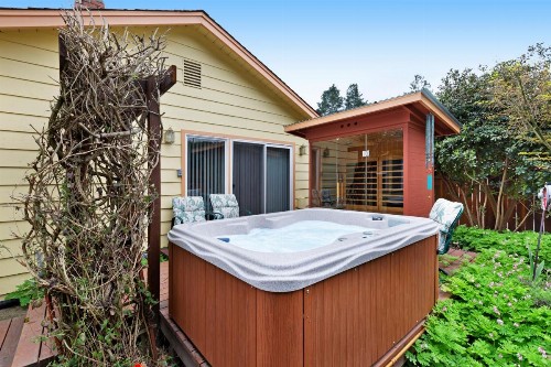 Hummingbird Garden Retreat - image 9