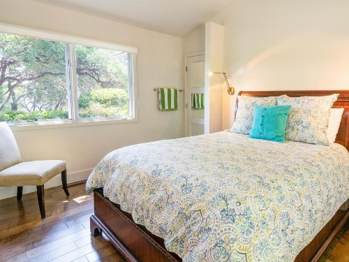 1515 Lawndale Country Cottage Cottage - image 11