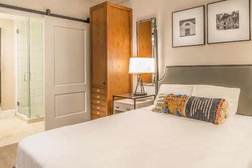 Hotel E - image 7