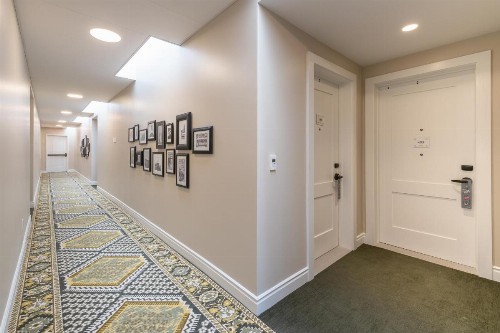 Hotel E - image 9