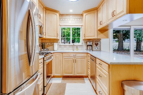 Holly Oak Manor - image 10