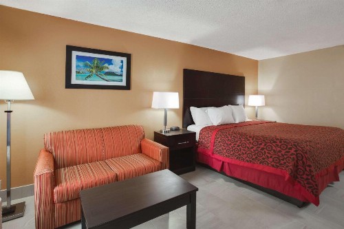 Days Inn by Wyndham Sarasota Bay - image 15