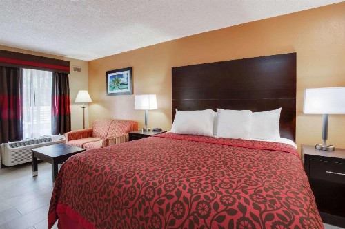 Days Inn by Wyndham Sarasota Bay - image 16