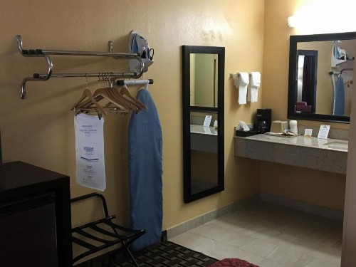 Days Inn by Wyndham Sarasota Bay - image 20