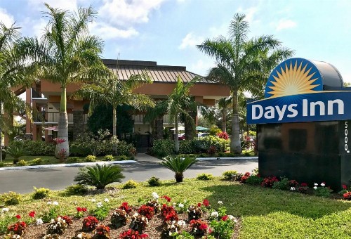 Days Inn by Wyndham Sarasota Bay - image 23