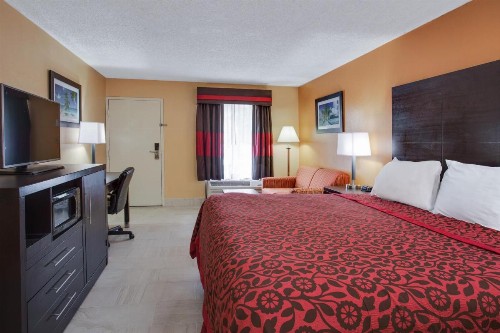 Days Inn by Wyndham Sarasota Bay - image 28