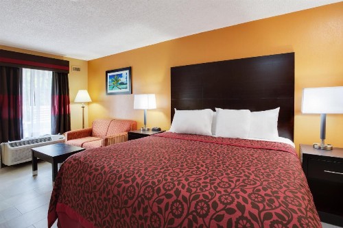 Days Inn by Wyndham Sarasota Bay - image 29