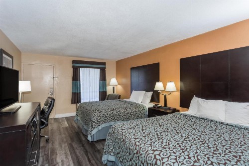 Days Inn by Wyndham Sarasota Bay - image 30