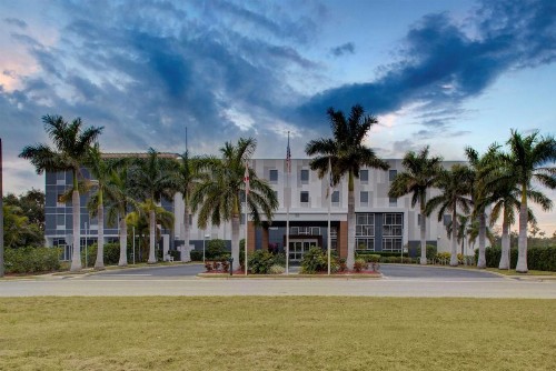 Hampton Inn & Suites Sarasota / Bradenton - Airport - image 3