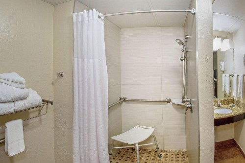 La Quinta by Wyndham Sarasota - I75 - image 10