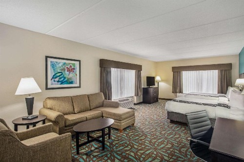 La Quinta by Wyndham Sarasota - I75 - image 18
