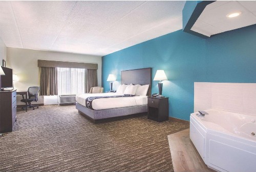 La Quinta by Wyndham Sarasota - I75 - image 21