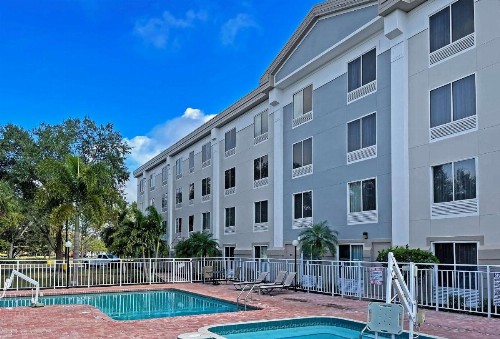La Quinta by Wyndham Sarasota - I75 - image 23
