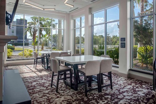 Hilton Garden Inn Sarasota-Bradenton Airport - image 4