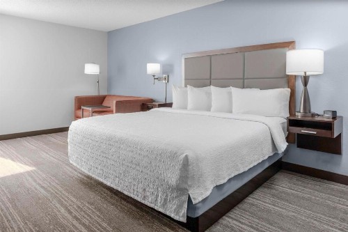 Hampton Inn Sarasota I-75 Bee Ridge - image 11