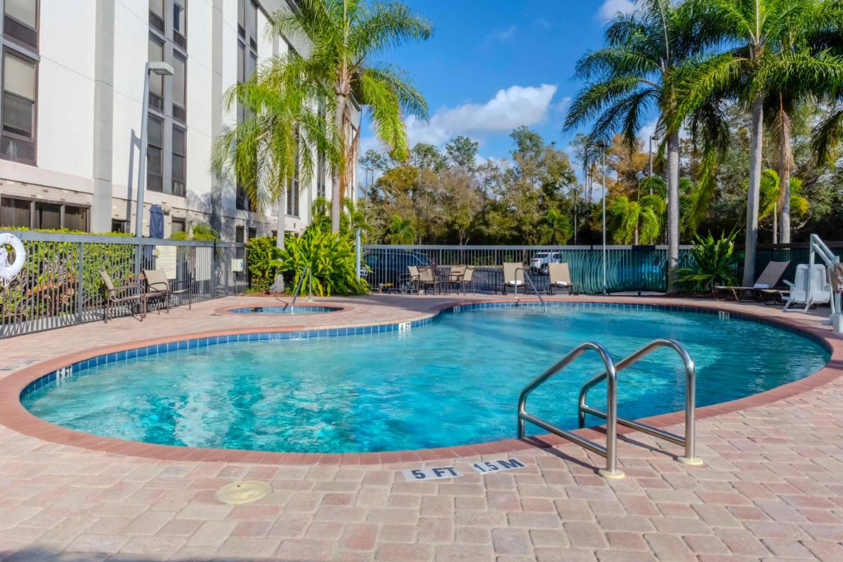 Hampton Inn Sarasota I-75 Bee Ridge - image 3