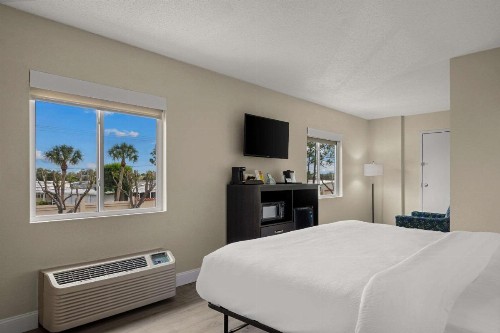 Quality Inn Sarasota I-75 - image 32