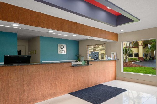 Quality Inn Sarasota I-75 - image 38