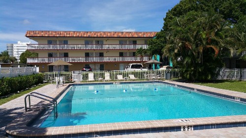 Baymont by Wyndham Sarasota - image 10