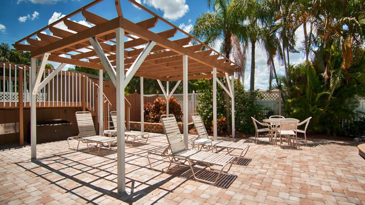 Baymont by Wyndham Sarasota - image 6